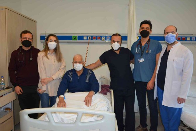 Denizli’de 2 Hastaya Tıpa Metoduyla Apendiks Kapama İşlemi Uygulandı