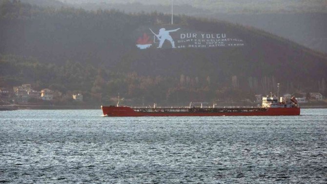 Rusya’dan Ayçiçek Yağı Taşıyan Gemi Çanakkale Boğazı’ndan Geçti