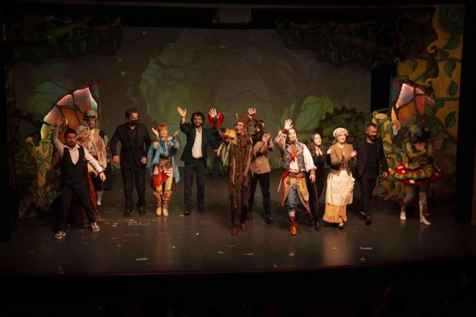 “Eni’nin Kalbi” Minik Seyircileriyle Buluştu