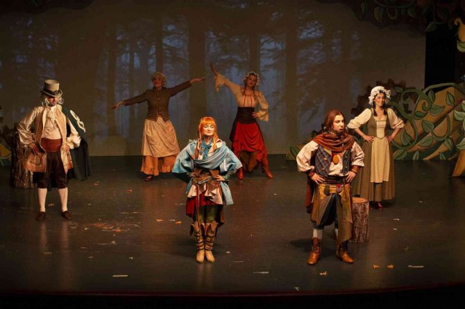 “Eni’nin Kalbi” Minik Seyircileriyle Buluştu