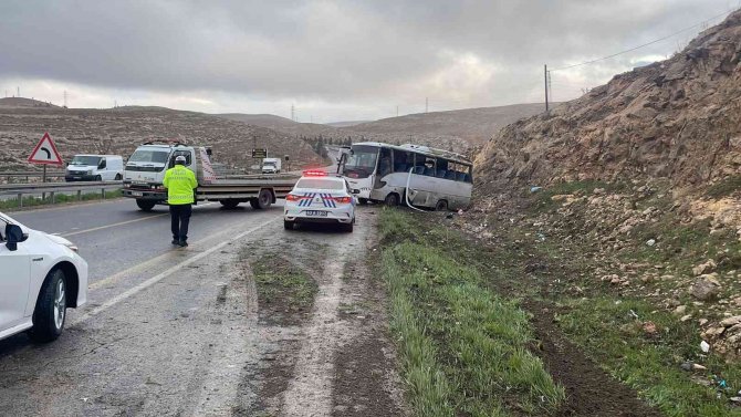 Şanlıurfa’da İşçi Servisi Devrildi: 15 Yaralı