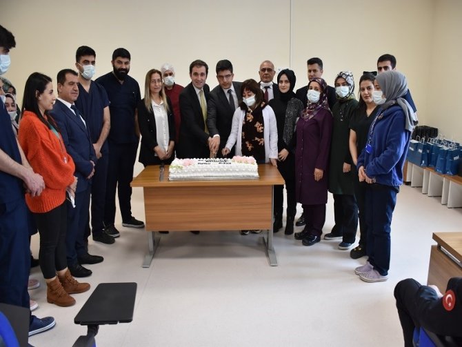 Sason Devlet Hastanesinde 14 Mart Tıp Bayramı Pasta İle Kutlandı