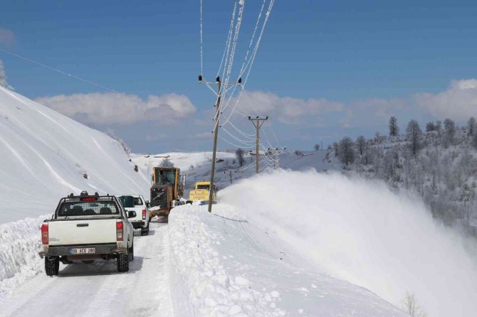 2 Metre Karda 4 Saatte Bölgeye Ulaştılar