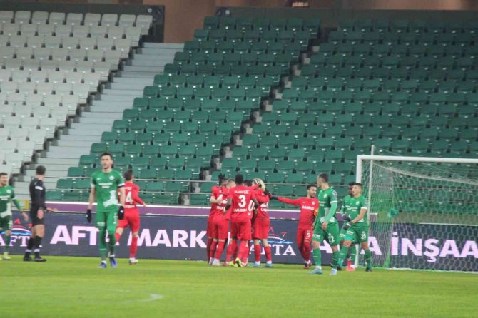 Spor Toto Süper Lig: Gzt Giresunspor: 1 - Gaziantep Fk: 1 (İ̇lk Yarı)