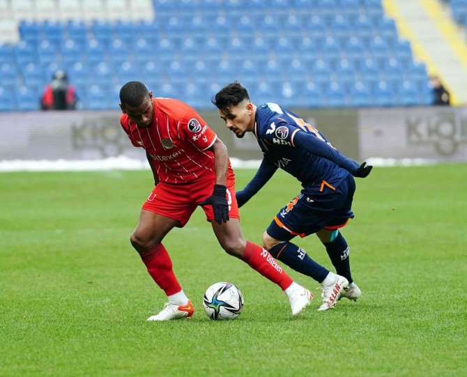 Spor Toto Süper Lig: Medipol Başakşehir: 0 - Antalyaspor: 1 (Maç Sonucu)