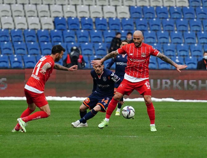Spor Toto Süper Lig: Medipol Başakşehir: 0 - Antalyaspor: 1 (Maç Sonucu)