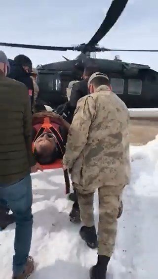 Tunceli’de Yaralı Şahıs, Helikopterle Hastaneye Ulaştırıldı