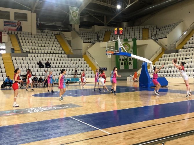 Turgutlu Belediyespor U18 Kız Basketbol Takımı Anadolu Şampiyonası’nda