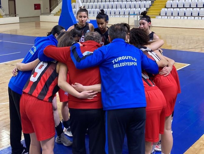 Turgutlu Belediyespor U18 Kız Basketbol Takımı Anadolu Şampiyonası’nda