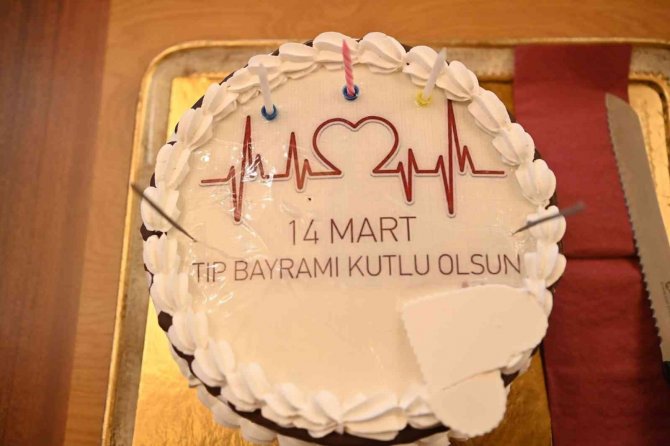 Tuzlalı Miniklerden Başkan Yazıcı’ya Tıp Bayramı Sürprizi