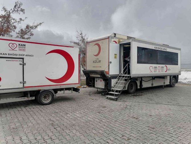 Jandarma Personellerinden Kızılay’a Kan Bağışı