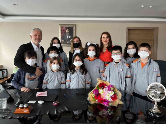 Çocuklardan Doktorlarına Anlamlı Hediye