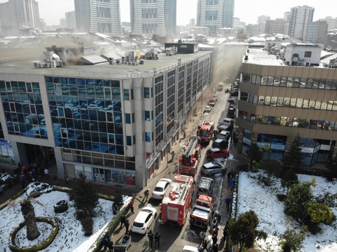 Kadıköy’de, Plazada Korkutan Yangın