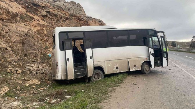 Şanlıurfa’da İşçi Servisi Devrildi: 15 Yaralı