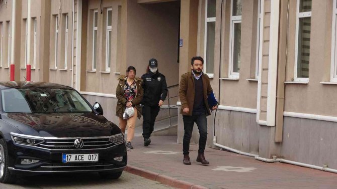Erkekleri Evlilik Vaadiyle Dolandıran Çete Çökertildi