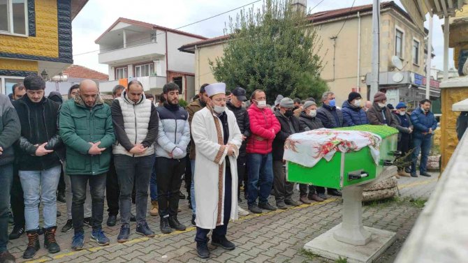Eşi Tarafından Tüfekle Vurulan Kadın Son Yolculuğuna Uğurlandı