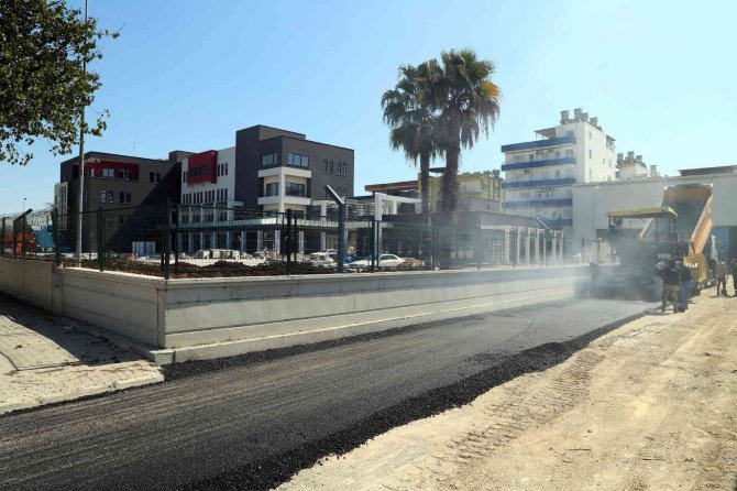 Yılmaz Güney Gençlik Merkezinin Etrafı Yenileniyor