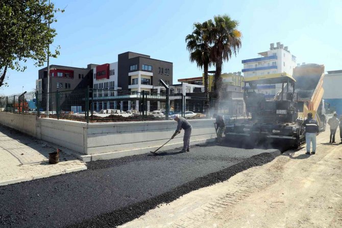 Yılmaz Güney Gençlik Merkezinin Etrafı Yenileniyor