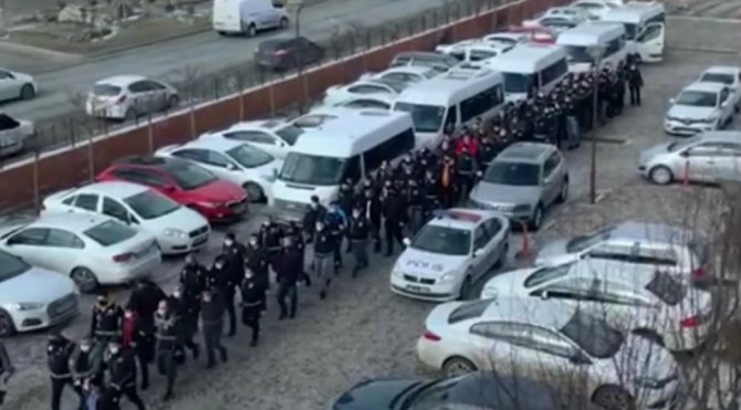 ’Bataklık’ Operasyonunda Gözaltına Alınan 52 Şüpheli Adliyeye Sevk Edildi
