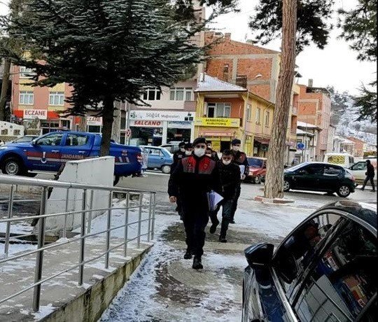 Bilecik Jandarması 5 Ayrı Yerde Hırsızlık Yapan 4 Kişiyi Yakaladı
