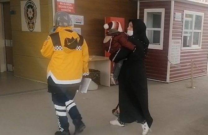 İ̇ki Adet 50 Kuruş Yutan Bebek Hastanelik Oldu