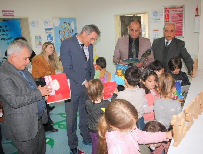 Çınarcık’ta Okul Öncesi Kütüphanesi Açıldı