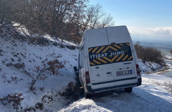 Öğrenci Servisi Kaza Yaptı: 1 Yaralı