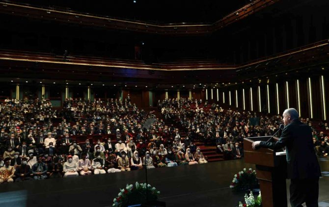 Cumhurbaşkanı Erdoğan: "Diyarbakır Annelerinin Kapılarını Çalmaya Korkan Siyasetçi Müsveddelerini De Gördük"