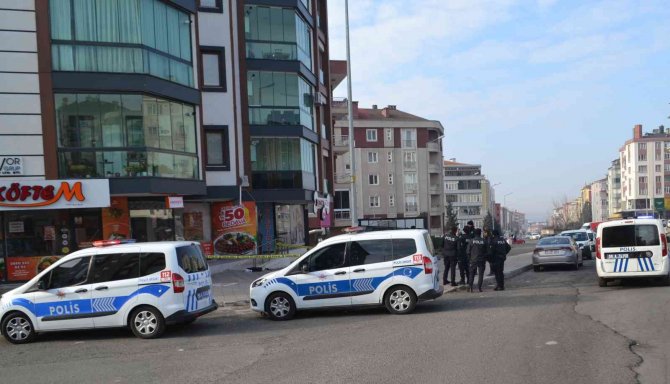 Çatıdan Düşen Genç Ağır Yaralandı