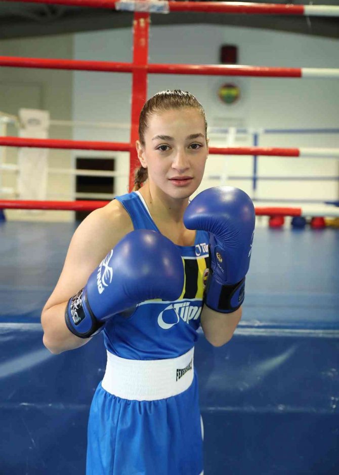 Fenerbahçe, Buse Naz’ın Sözleşmesini Uzattı