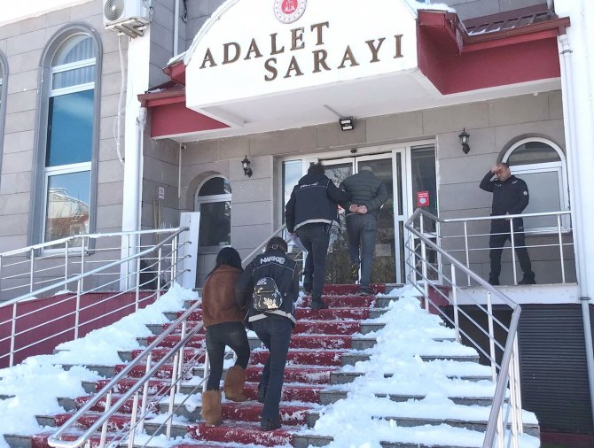 Uyuşturucuyu Yolcu Otobüsüyle Götüren Şahıs Tutuklandı