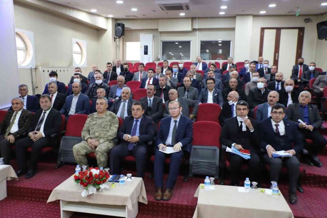 Hakkari’de Muhtarlar Toplantısı