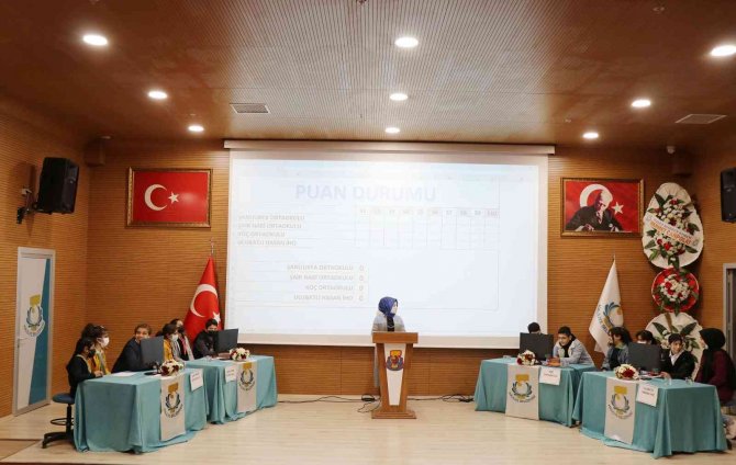 Haliliye’de Ortaokullar Yarışıyor