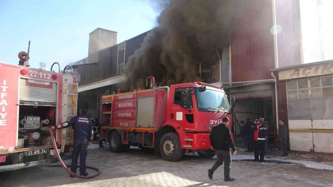 Hatay’da Mobilya Atölyesinde Yangın Paniği
