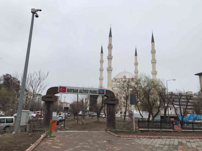 Iğdır’da Kar Yağışı Ve Soğuk Hava Etkili Oluyor