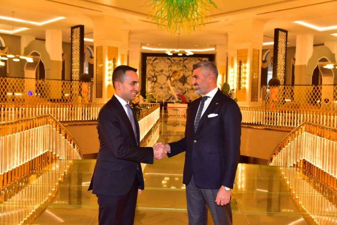 Fahri Konsolos Üçdan’dan Adf Övgüsü