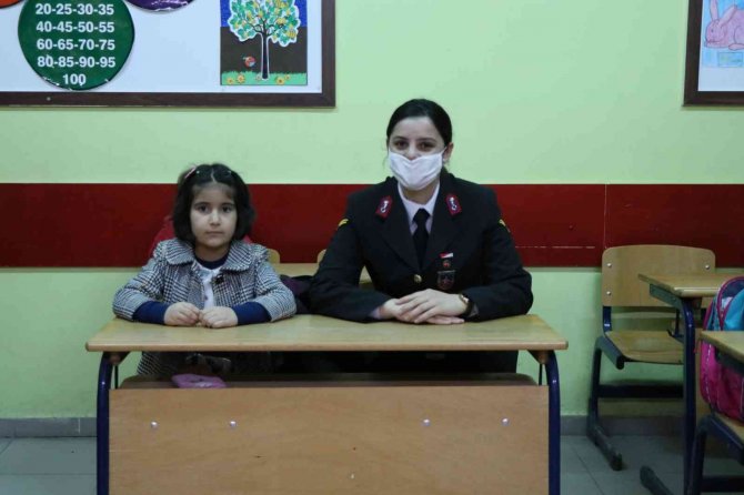 Öğrenciler Çizgi Film İzleyerek Eğitim Aldı