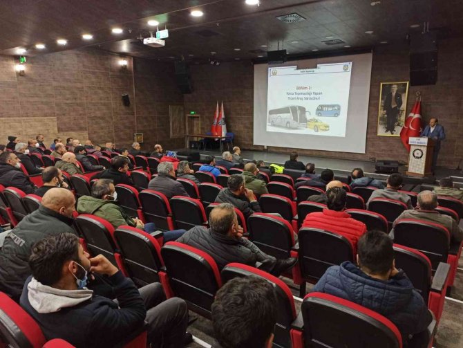 Kars’ta Sürücülere Öfke Kontrolü Anlatıldı