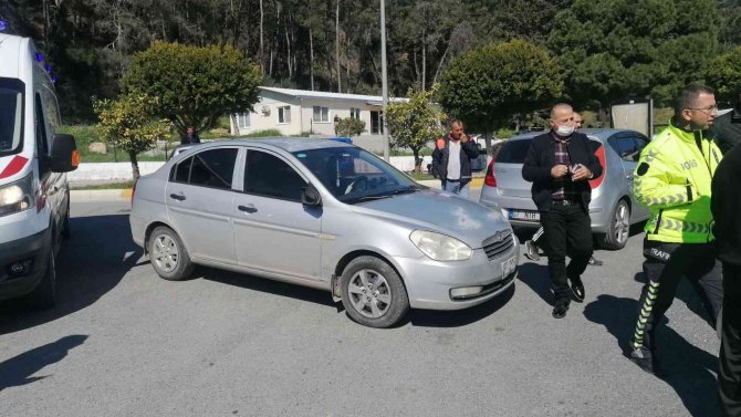 Otomobil Motosikletle Çarpıştı: 2 Yaralı