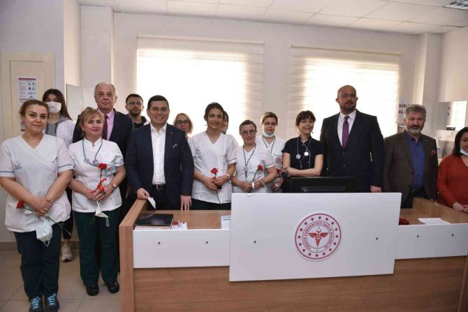 Kepez Belediyesi’nden Hemodiyaliz Merkezi’ne Kütüphane