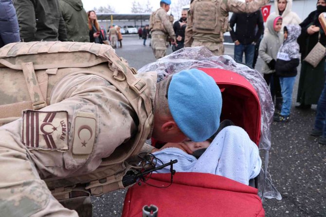 Komandolar Suriye’den Dönüş Yaptı