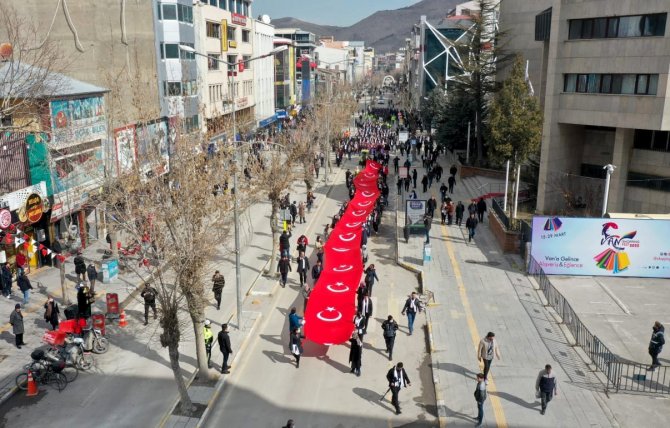 Van’da ‘Alışveriş Festivali’ Renkli Görüntülerle Başladı