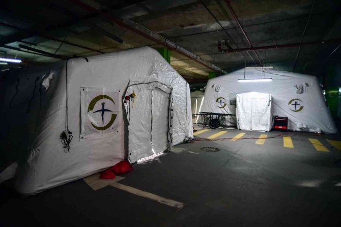 Lviv’de Avm Otoparkı Sahra Hastanesine Çevrildi