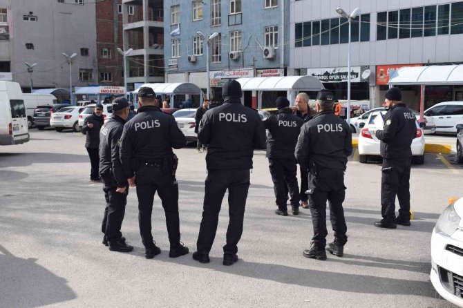 İ̇ki Grubun Silahlı Kavgasında Kurşunlar Havada Uçuştu