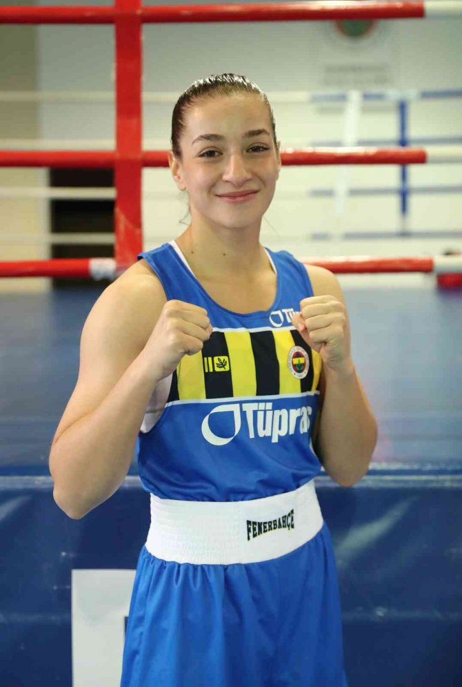 Fenerbahçe, Buse Naz’ın Sözleşmesini Uzattı