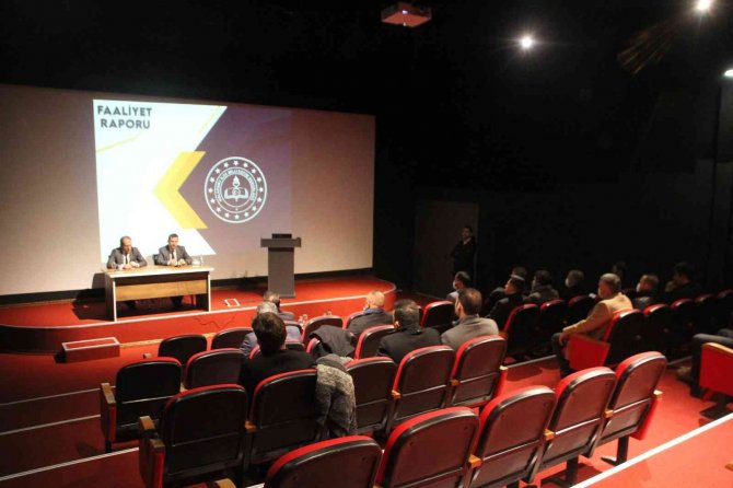 Kaymakam Demirer Okul Müdürleriyle Bir Araya Geldi