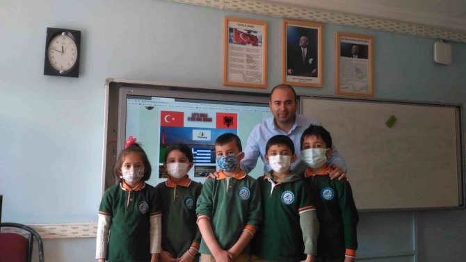 Öğrenciler Kültür Köprüsü Kuruyor