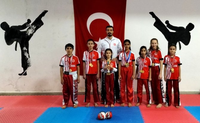 Öğretmeni Sayesinde Kick Boks İle Tanıştı, 12 Yaşında Türkiye Şampiyonu Oldu