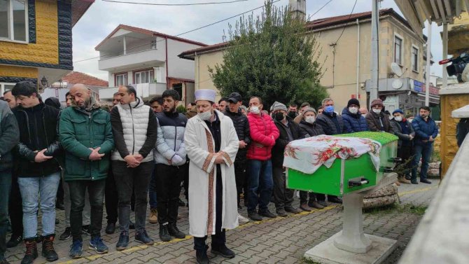 Eşi Tarafından Tüfekle Vurulan Kadın Son Yolculuğuna Uğurlandı