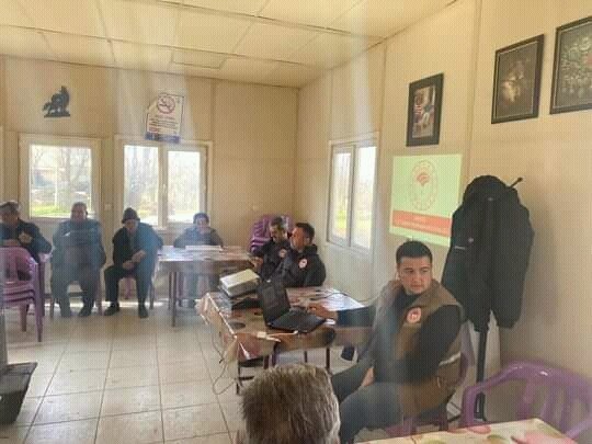 Çiftçiler Aldıkları Eğitimle Bilinçleniyor